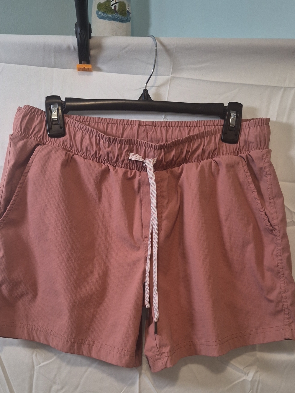 LE Verde Women's Rose Pink Athletic Drawstring Shorts